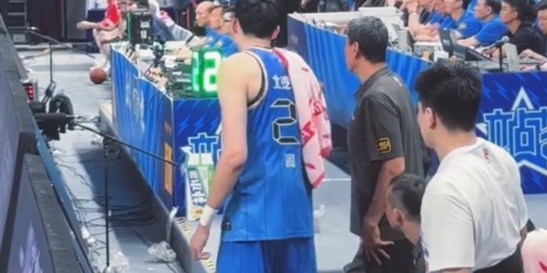 开云体育-G3把周琦打成球场教练了！建议教练组上双小外，并在场上指挥队友